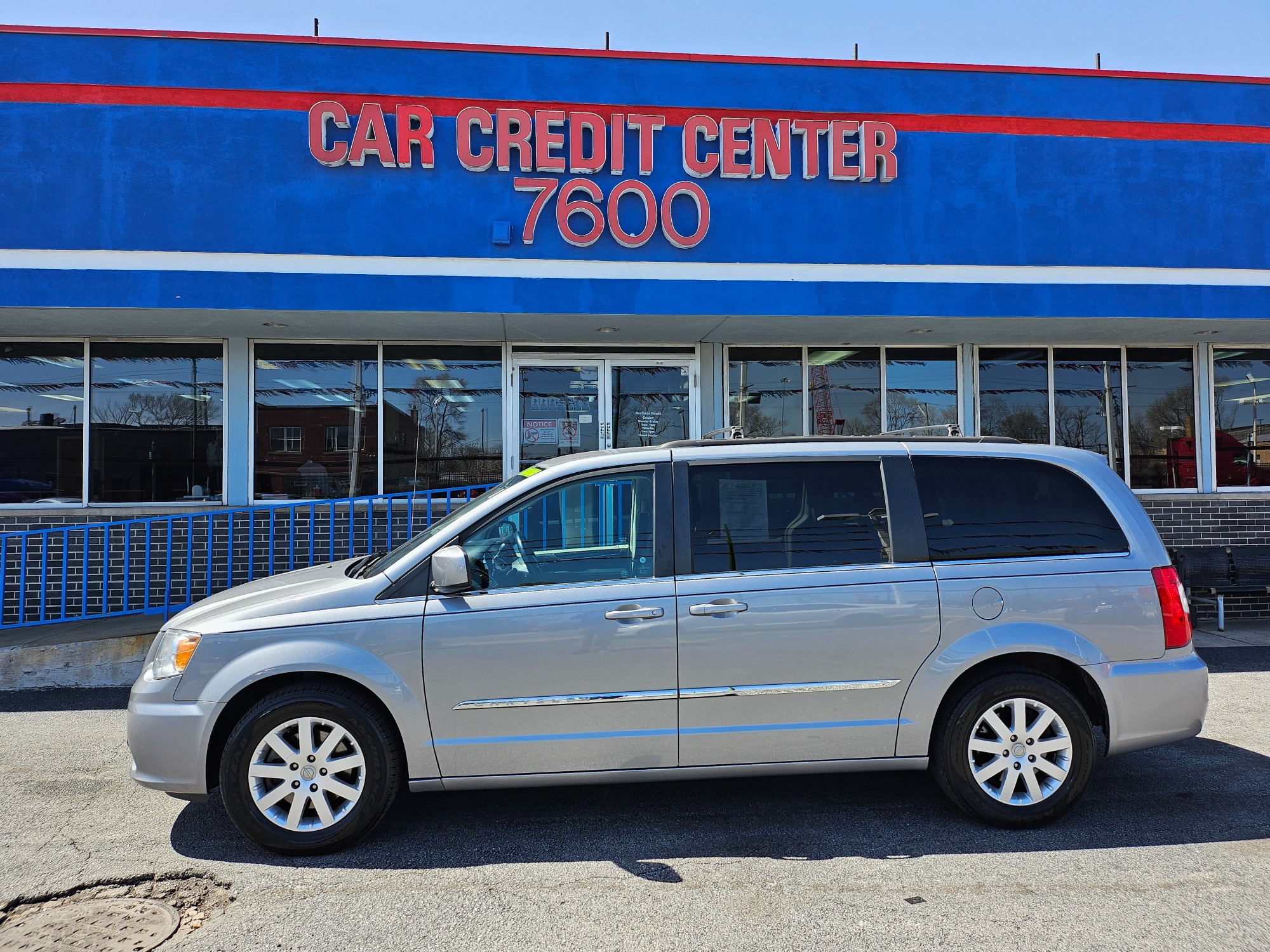 photo of 2015 Chrysler Town  and  Country SPORTS VAN